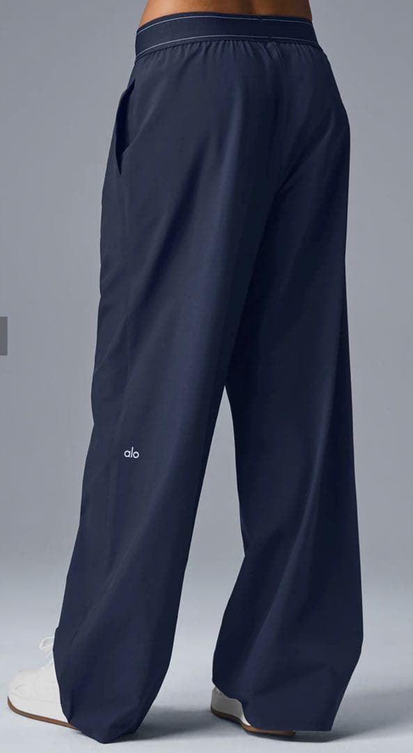 公式購入·未開封／alo yoga Suit Up Trouser アロヨガ