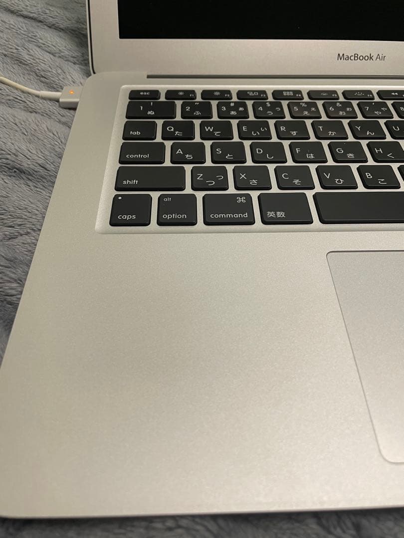 MacBook Air 13.3 2016 OSなし 初期化済 充電器付