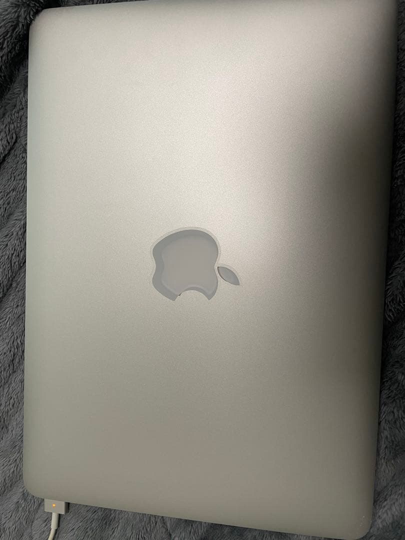 MacBook Air 13.3 2016 OSなし 初期化済 充電器付