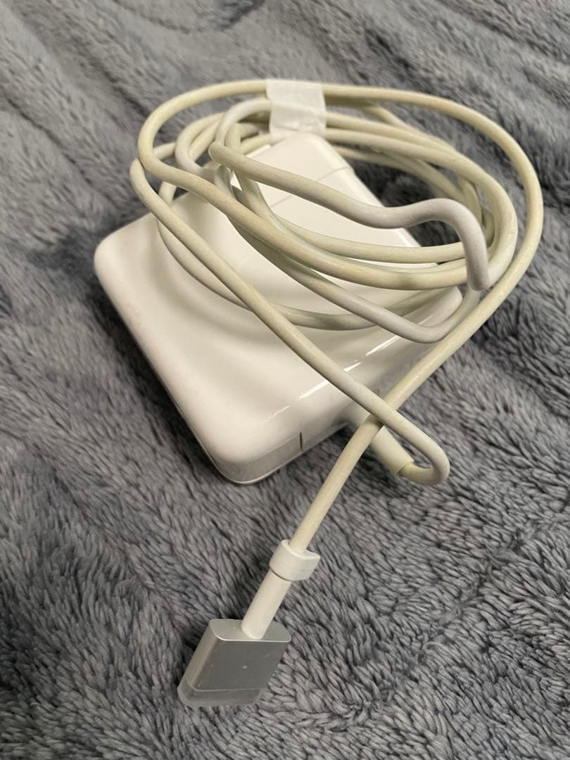 MacBook Air 13.3 2016 OSなし 初期化済 充電器付