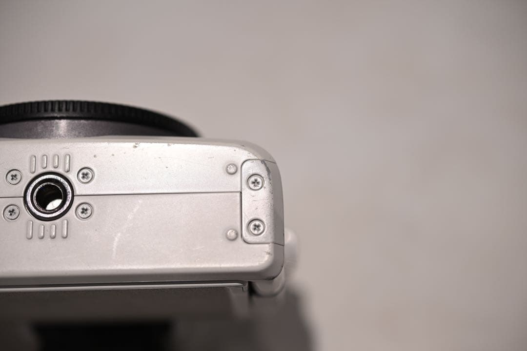 Canon EOS KISSM2 ダブルズームレンズキット　レンズ他3本付き