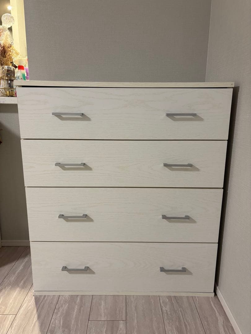 ニトリ　ホワイト4段チェスト　チェストクローネ