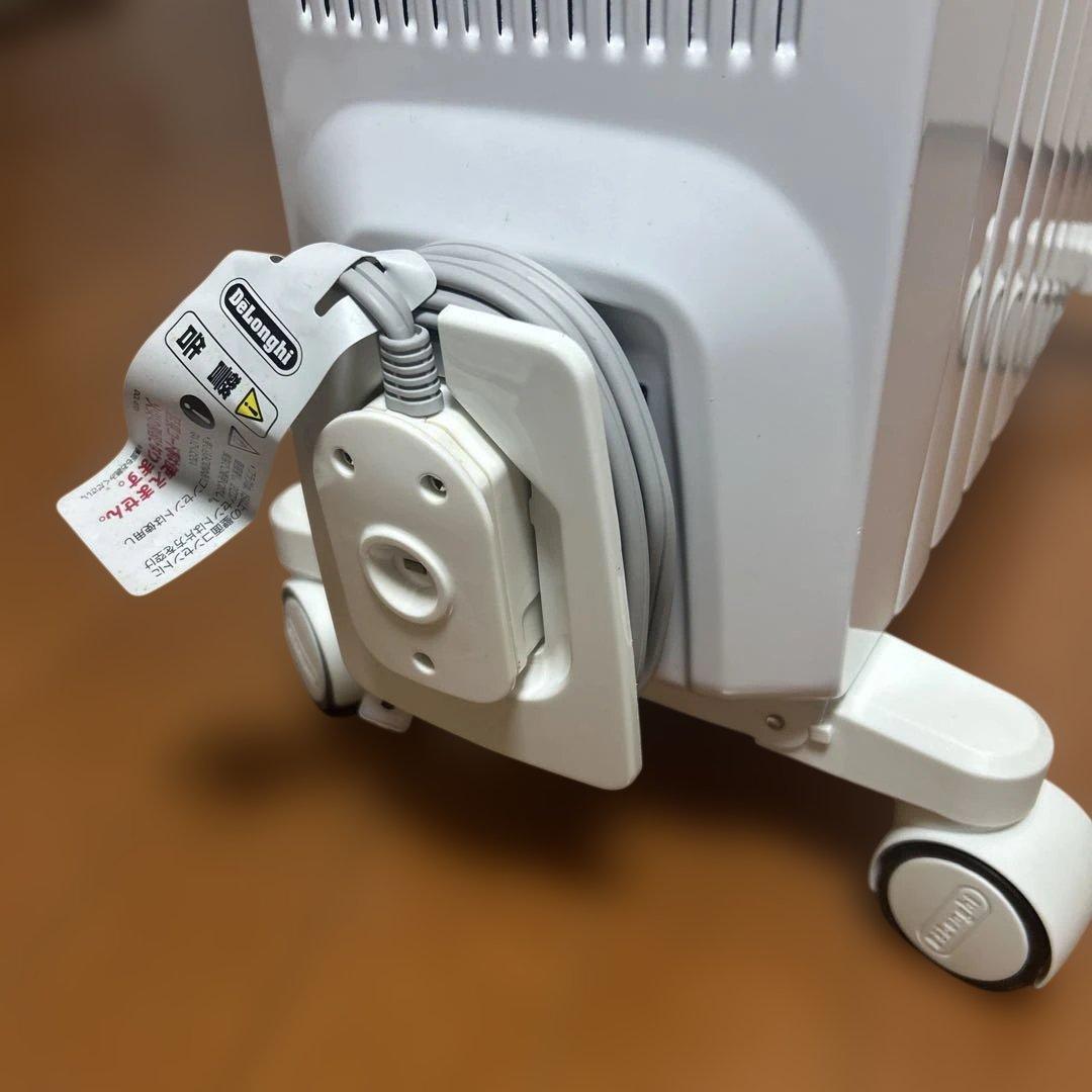 未使用に近い！DeLonghi オイルヒーター　９枚フィン　X字型　エコ　安全