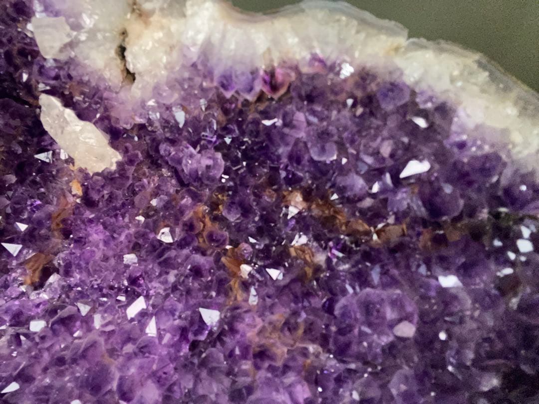 ぐ*ん様 【引取限定】大型 アメジストドーム 紫水晶 原石 台座付き 高さ約57