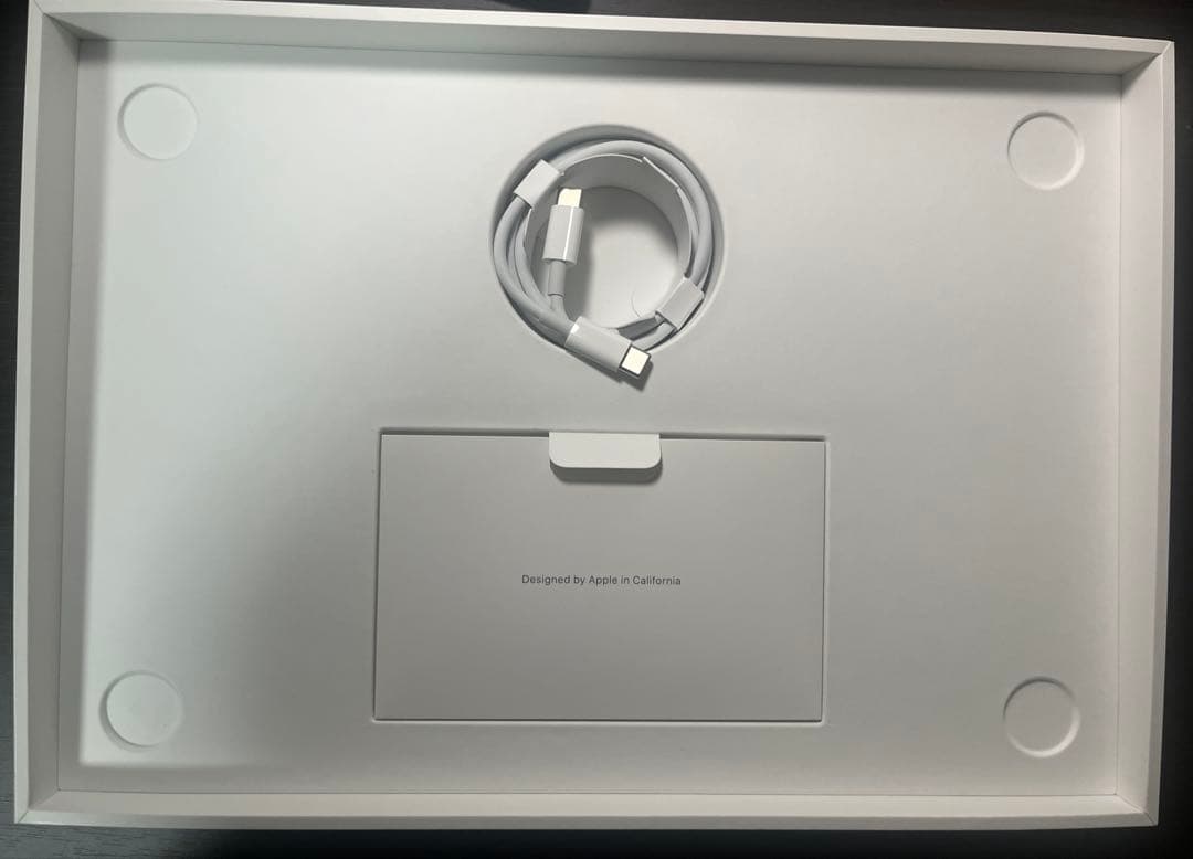 MacBook Air M1 メモリ8GB/ SSD256GB 13インチ