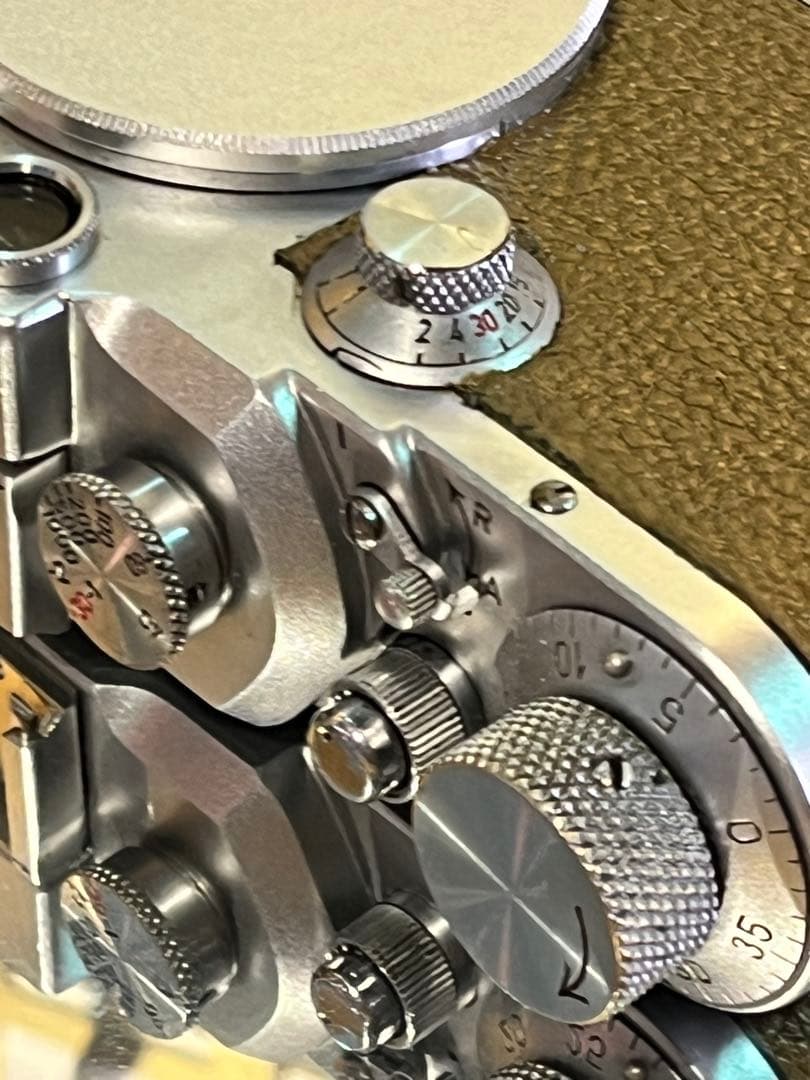 Leica バルナックライカ IIIc「段付き・赤幕」革張替え