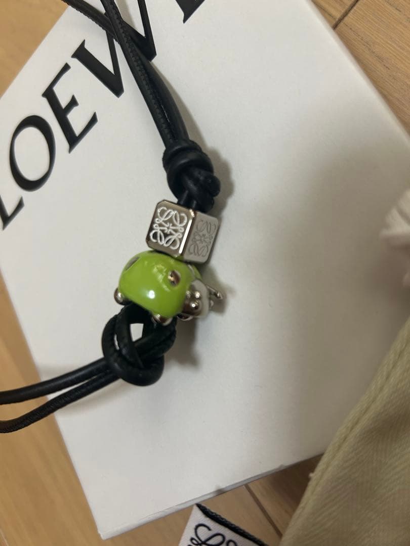 ロエベ チャーム てんとう虫