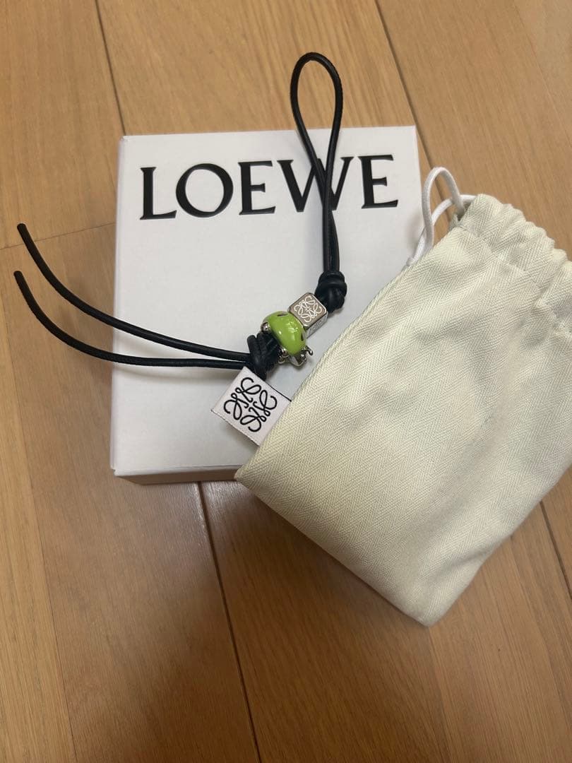 ロエベ チャーム てんとう虫