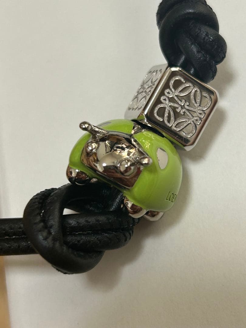 ロエベ チャーム てんとう虫