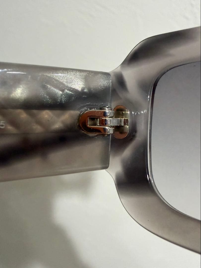 CHANEL サングラス スタッズ　グレー