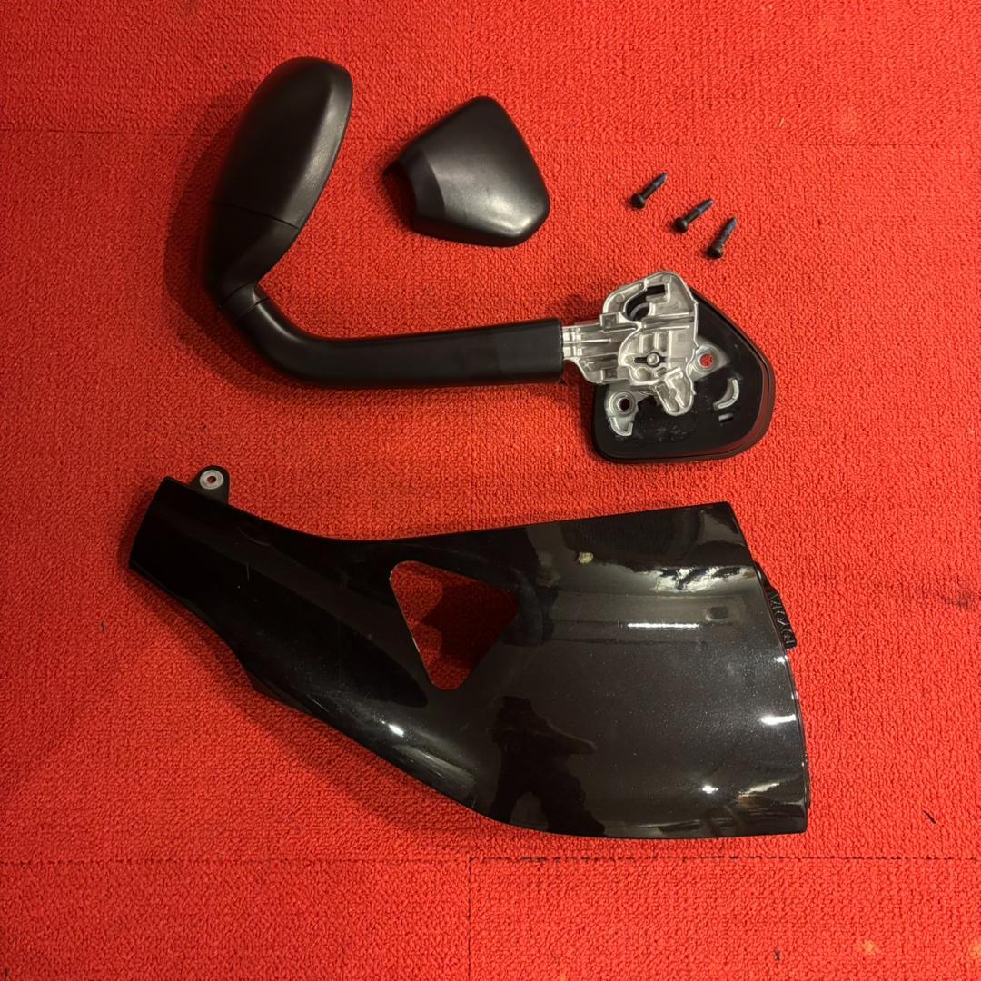 ハイエース　ガッツミラー　コーナーパネルセット　新車外し