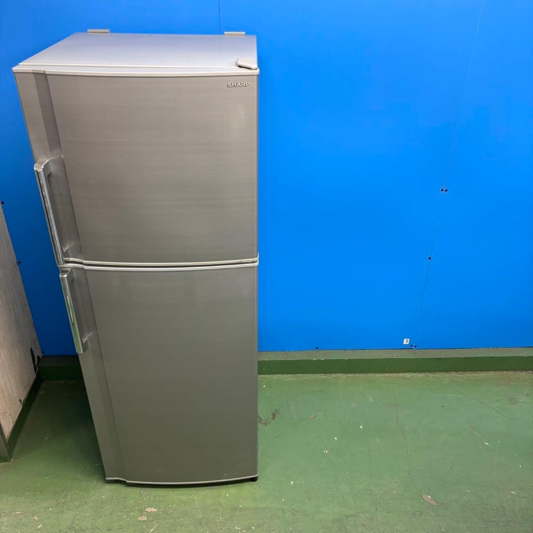 570SHARP中型冷蔵庫　小型　200L強　290L 一人暮らし　右開き2ドア