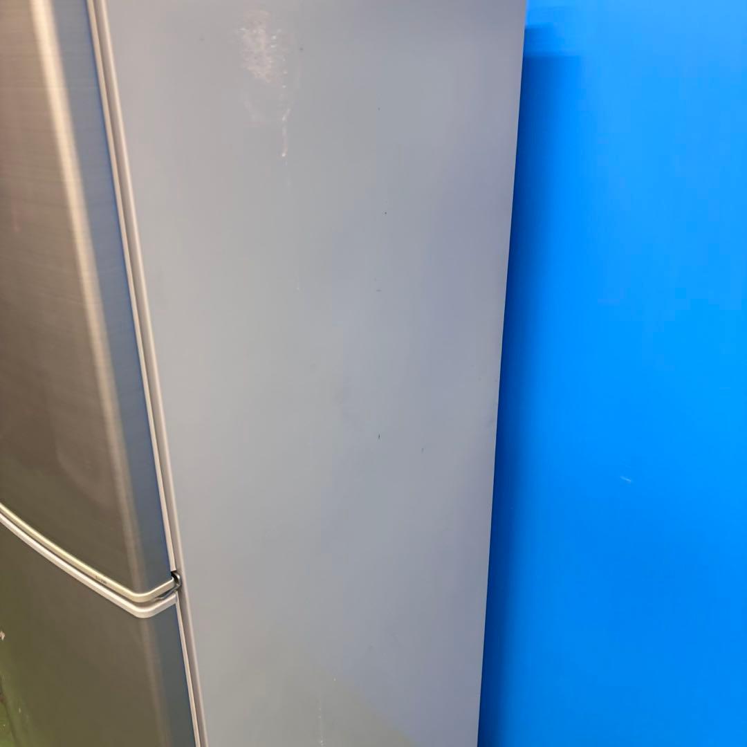 570SHARP中型冷蔵庫　小型　200L強　290L 一人暮らし　右開き2ドア