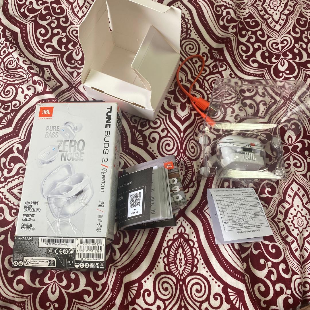 JBL Tune Buds 2 ホワイト ワイヤレスイヤホン