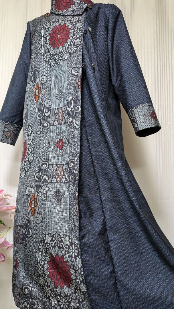 No244大島紬着物リメイク 龍郷柄割り込み絣と110亀甲大島紬 ２種使いワンピ