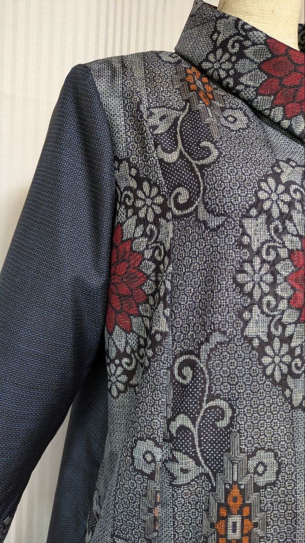 No244大島紬着物リメイク 龍郷柄割り込み絣と110亀甲大島紬 ２種使いワンピ