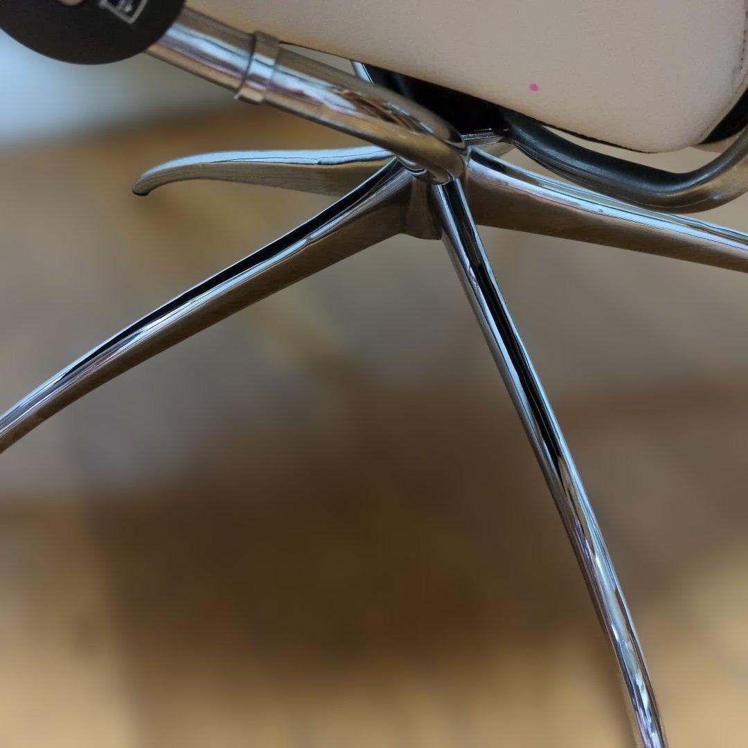 エコーネス　ホワイトレザーアームチェア