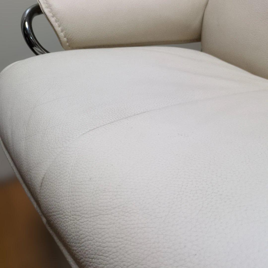 エコーネス　ホワイトレザーアームチェア