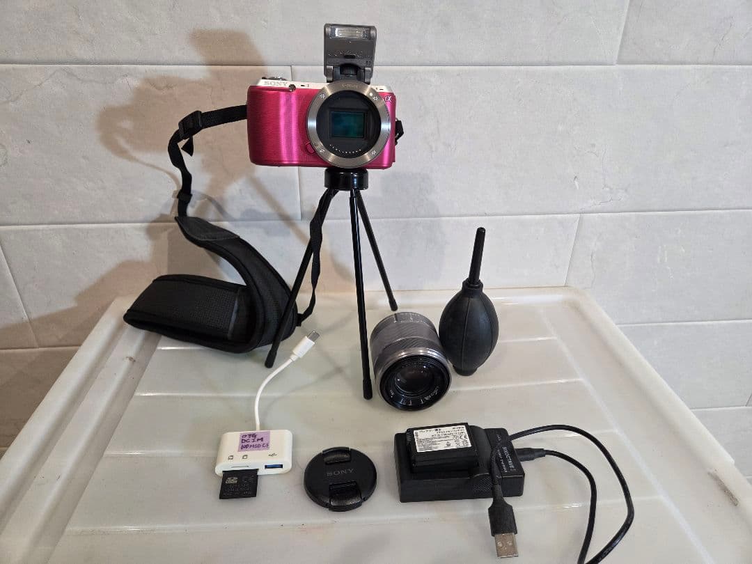 SONY NEX-C3 ミラーレスカメラ ピンク 色々フルセット付き【値下げ】