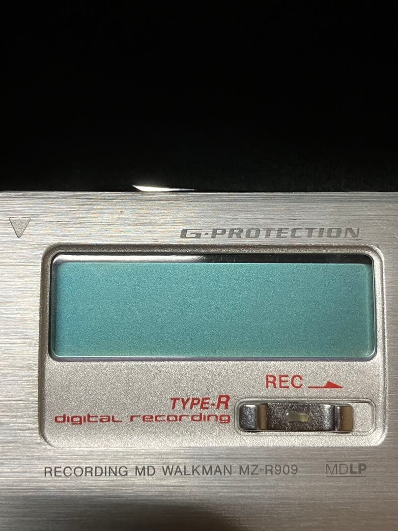 SONY MZ-R909 MDウォークマン ジャンク扱い　B2293