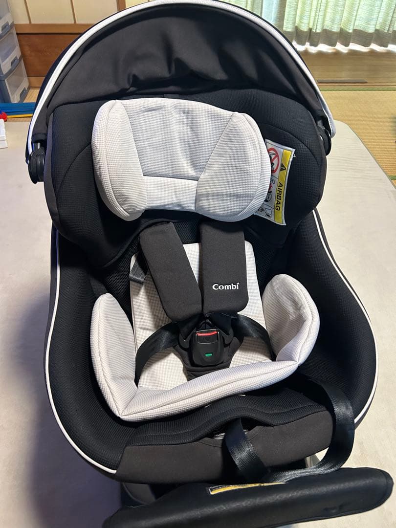 Combi チャイルドシート クルムーヴスマートisofixエッグショックneo