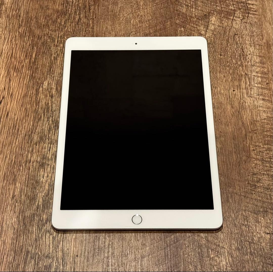 極美品 96% iPad 第8世代32GB シルバー 本体 充電器付き