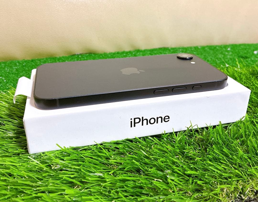 【本日限り特価】iPhone 16e ブラック 海外版 充電3回