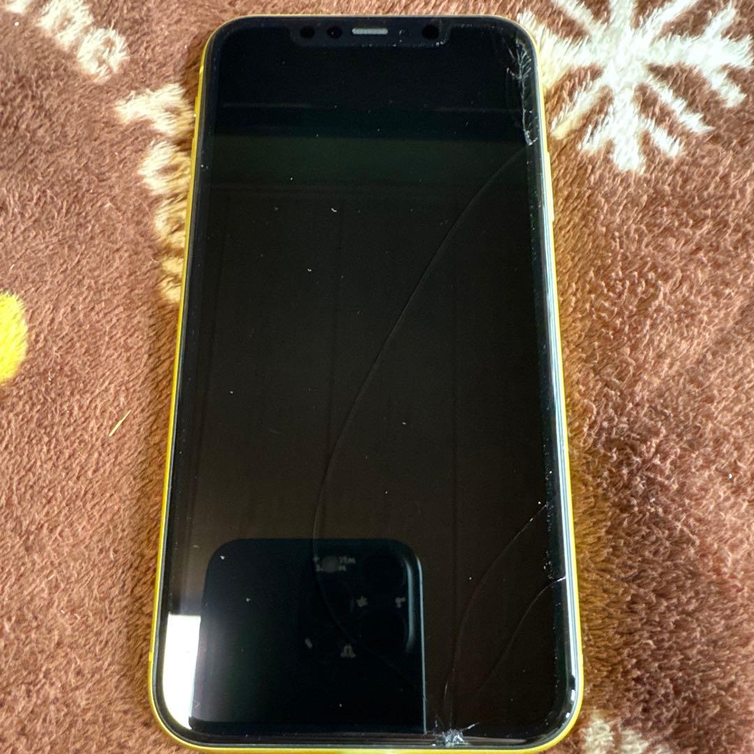 iPhone11 256GB イエロー　画面割れあり　バッテリー84%