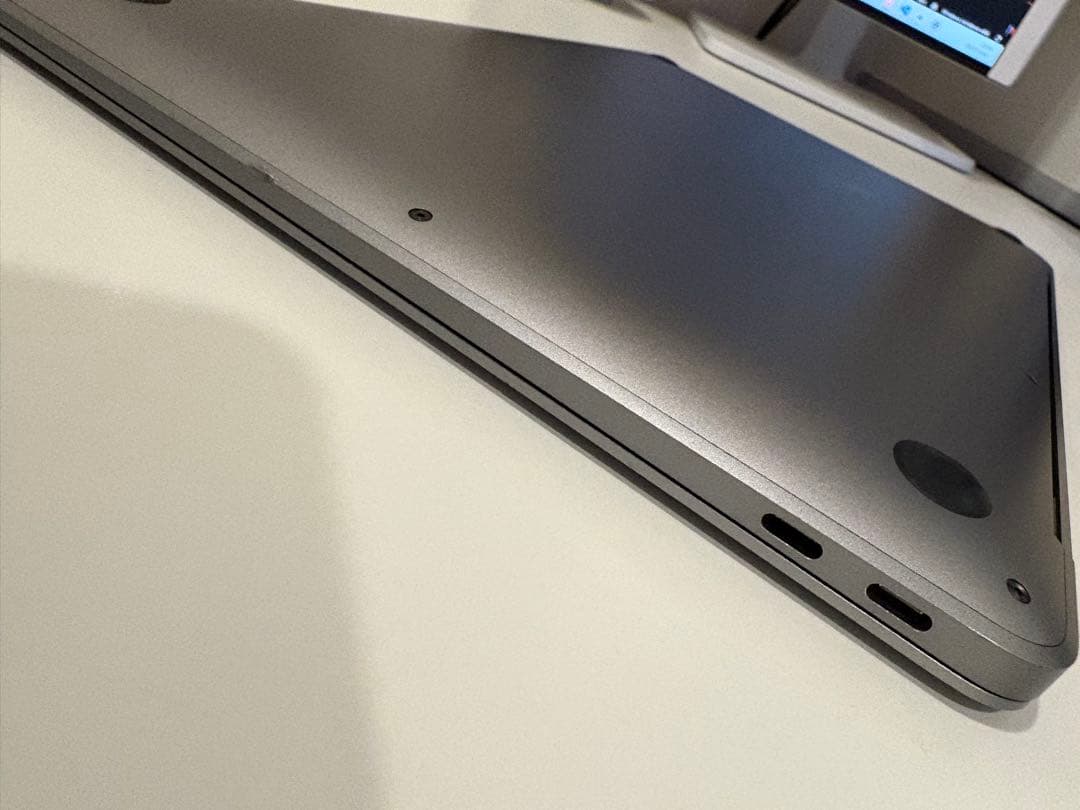 Apple MacBook Air M1 8GBメモリ 256GB SSD