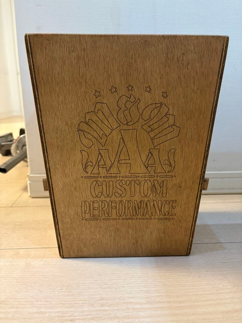 M&M Furniture CUSTOM PERFORMANCE ゴミ箱