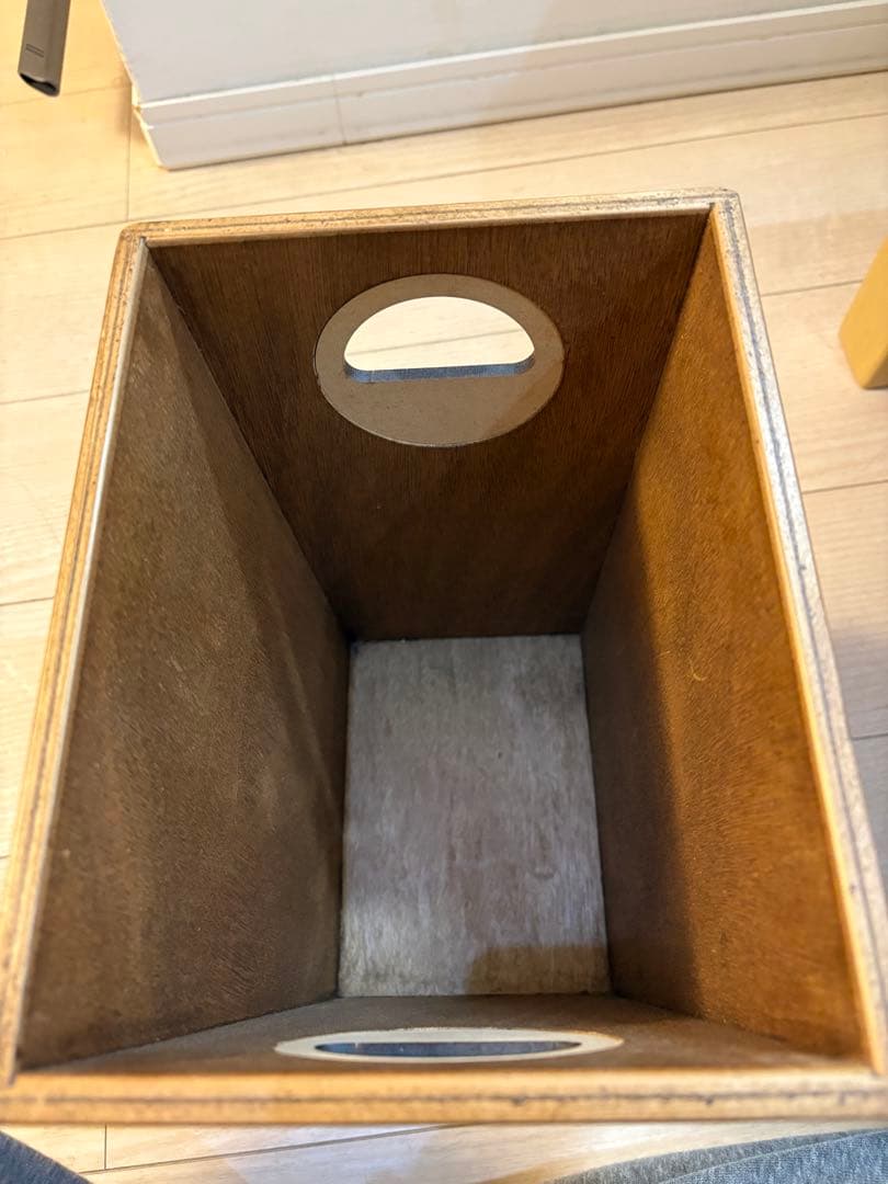 M&M Furniture CUSTOM PERFORMANCE ゴミ箱