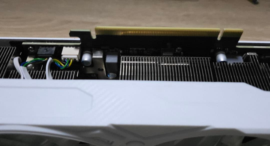 Geforce RTX4070Ti 12GB 玄人志向　ホワイト