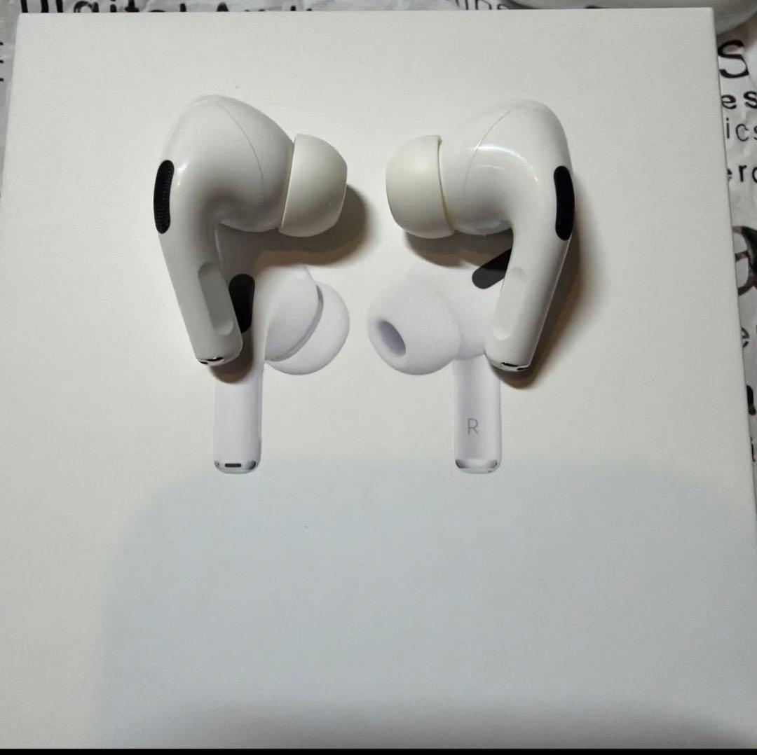 AirPods Pro 本体 ホワイト　美品　エアポッズ　イヤホン