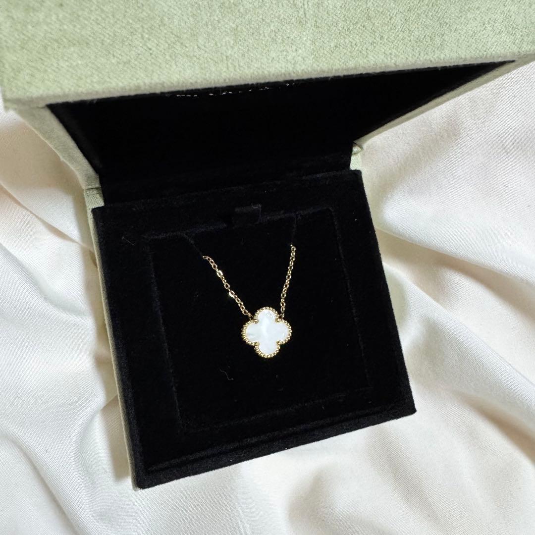 Van Cleef & Arpels 四つ葉のクローバーネックレス