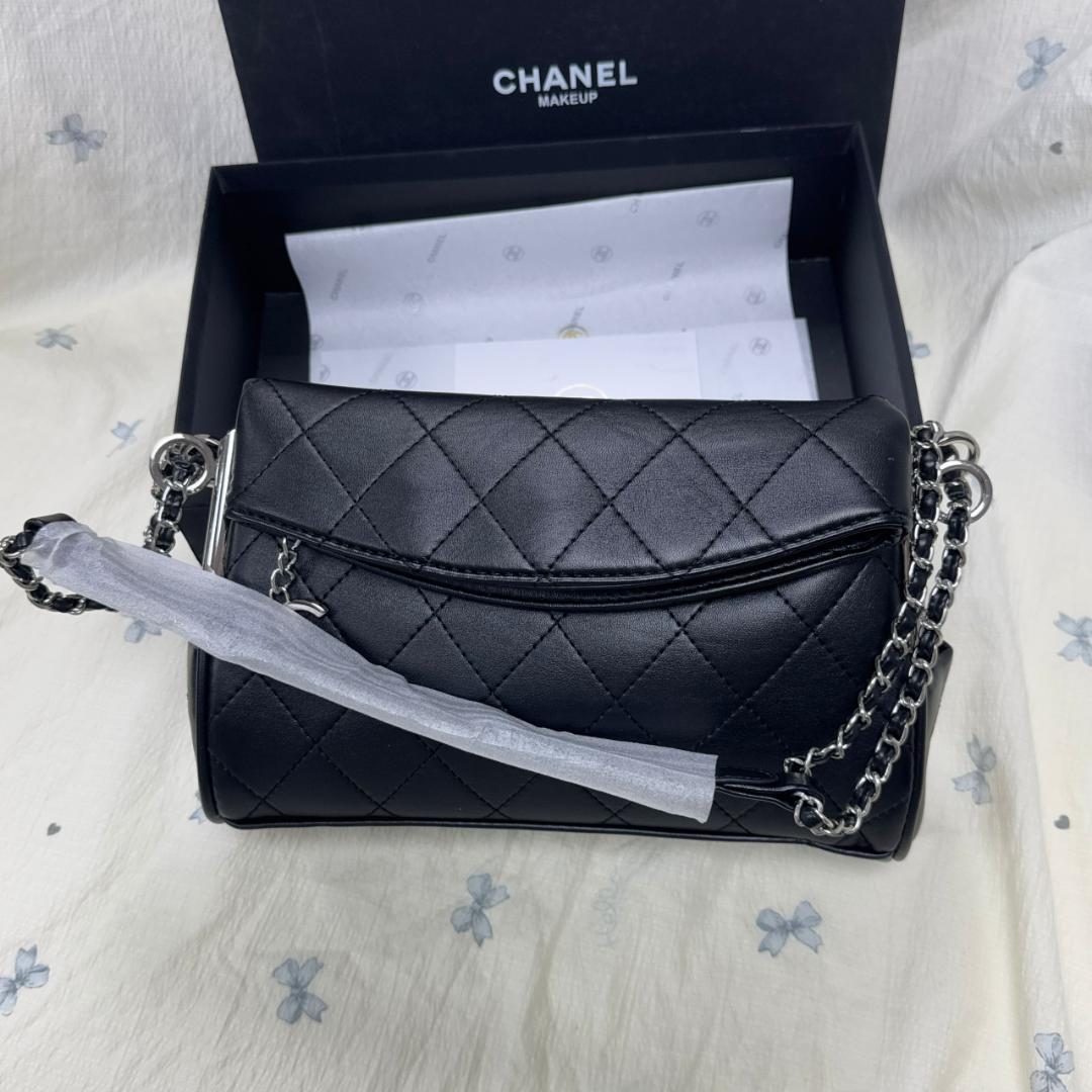 VIP美品 ブラック キルティング ショルダーバッグokj