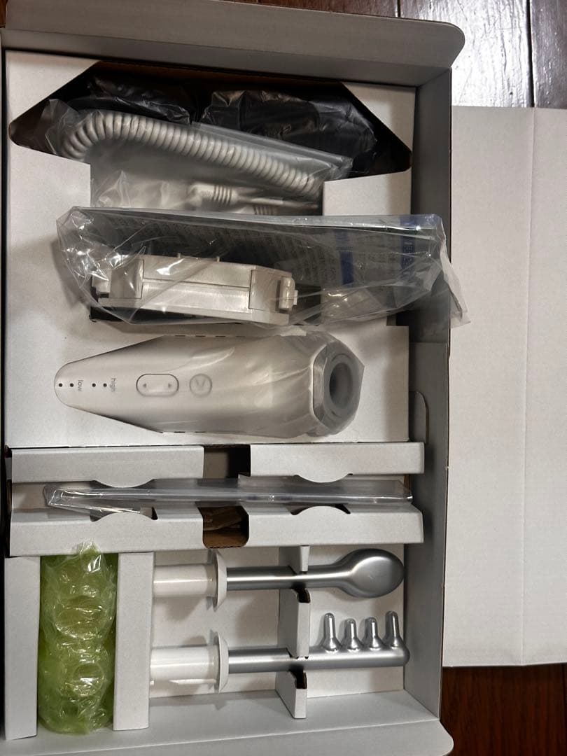 サキナルルシェLEDライト付き　美顔器