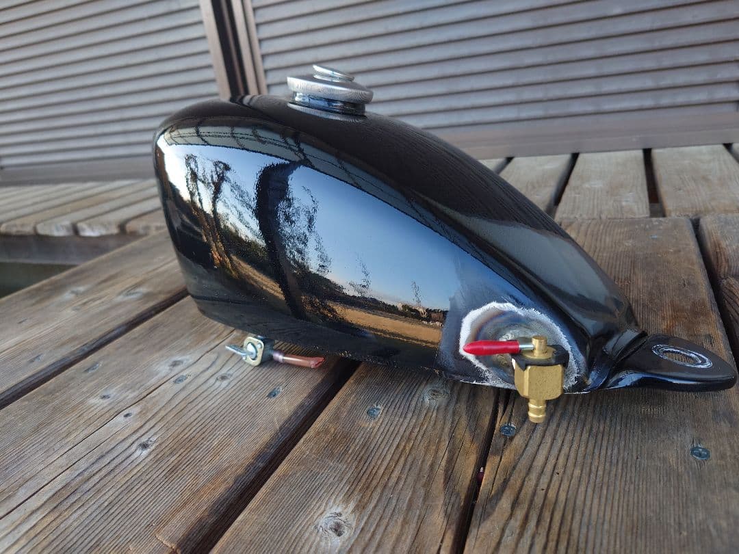 モンキー5Lタンク汎用　スポーツスター　1/4NPTコック溶接済