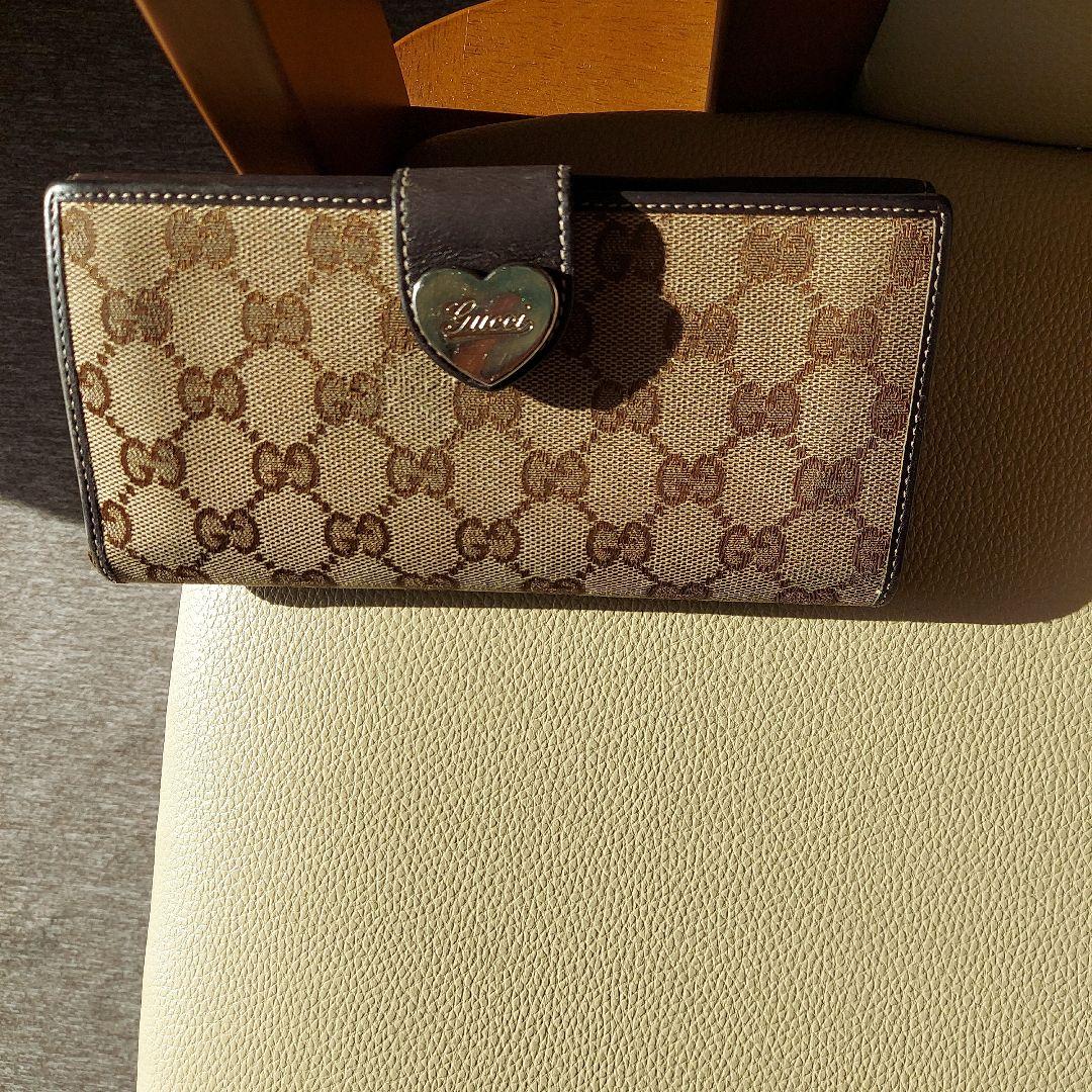 GUCCI GGキャンパス レザー長財布ハートプレートグッチ