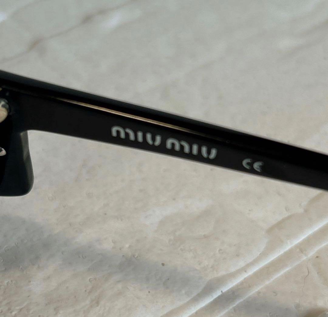 MIUMIU スクエアサングラス