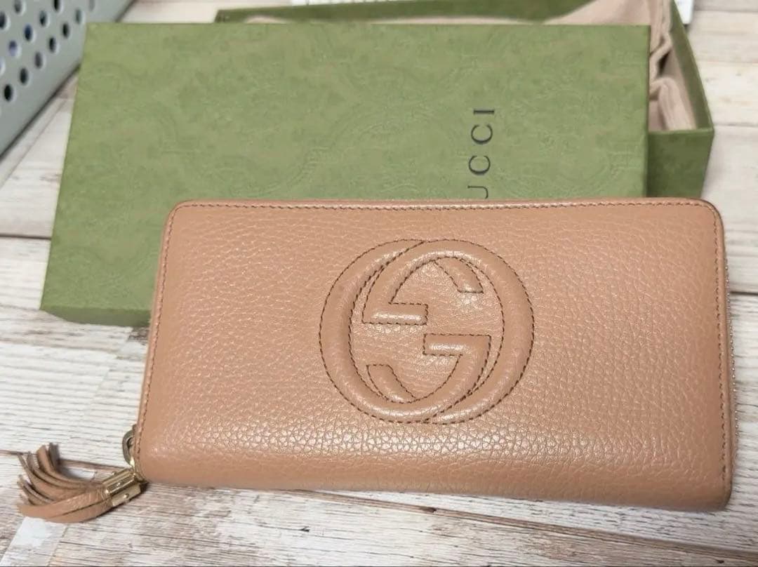 GUCCI ベージュ 長財布