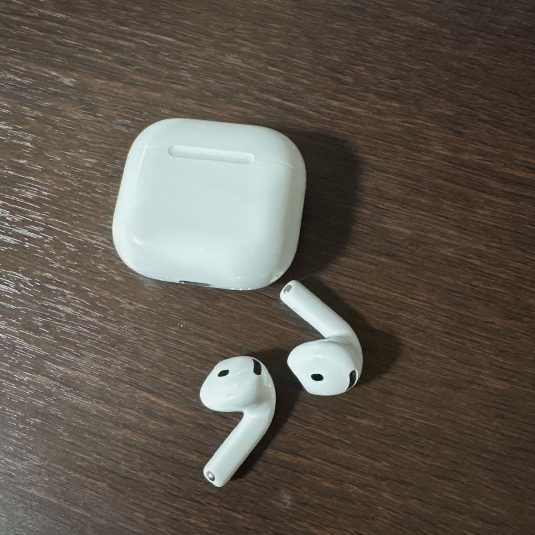Apple AirPods 4（ノイズキャンセリング搭載モデル）