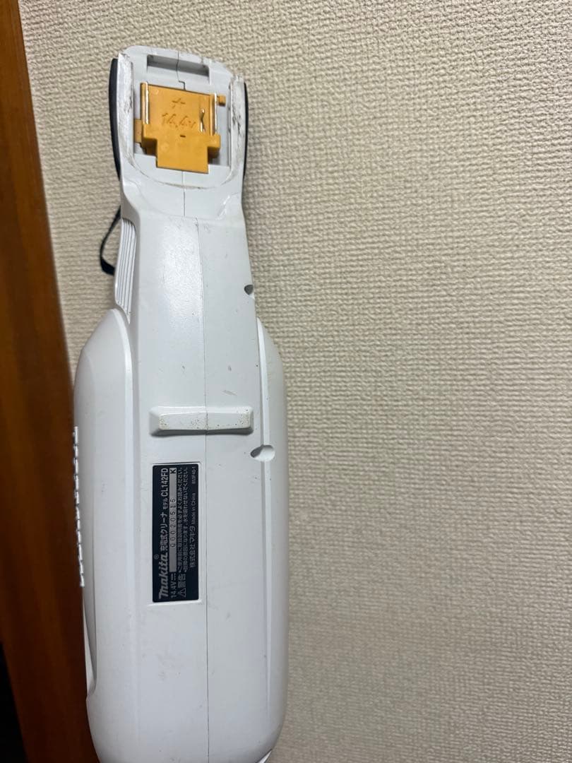 マキタ18V充電式クリーナCL142FD純正バッテリー、純正急速充電器付