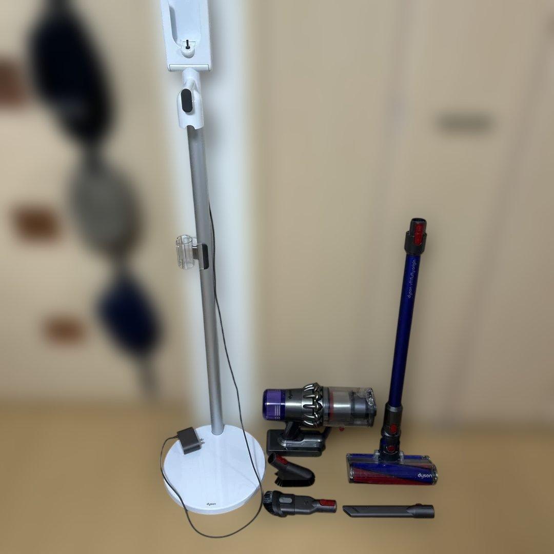dyson ダイソン　SV15 純正スタンド付　現状品