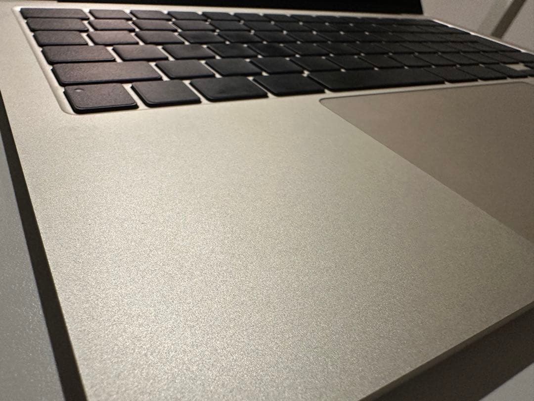 い*牛様 macbook air 2022 m2 16GB 512GB スターラ