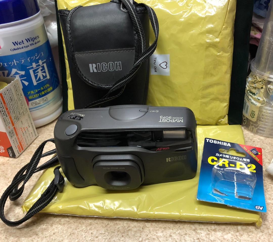 フィルムカメラ　リコー　黒　新電池　動作良好　ケース付古いモノが好きな方に　美品