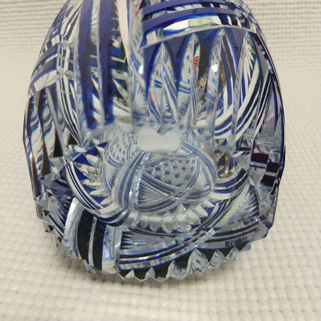 約８万円 カガミクリスタル 江戸切子の花瓶／笹っ葉に八角籠目紋 (調和と絆)