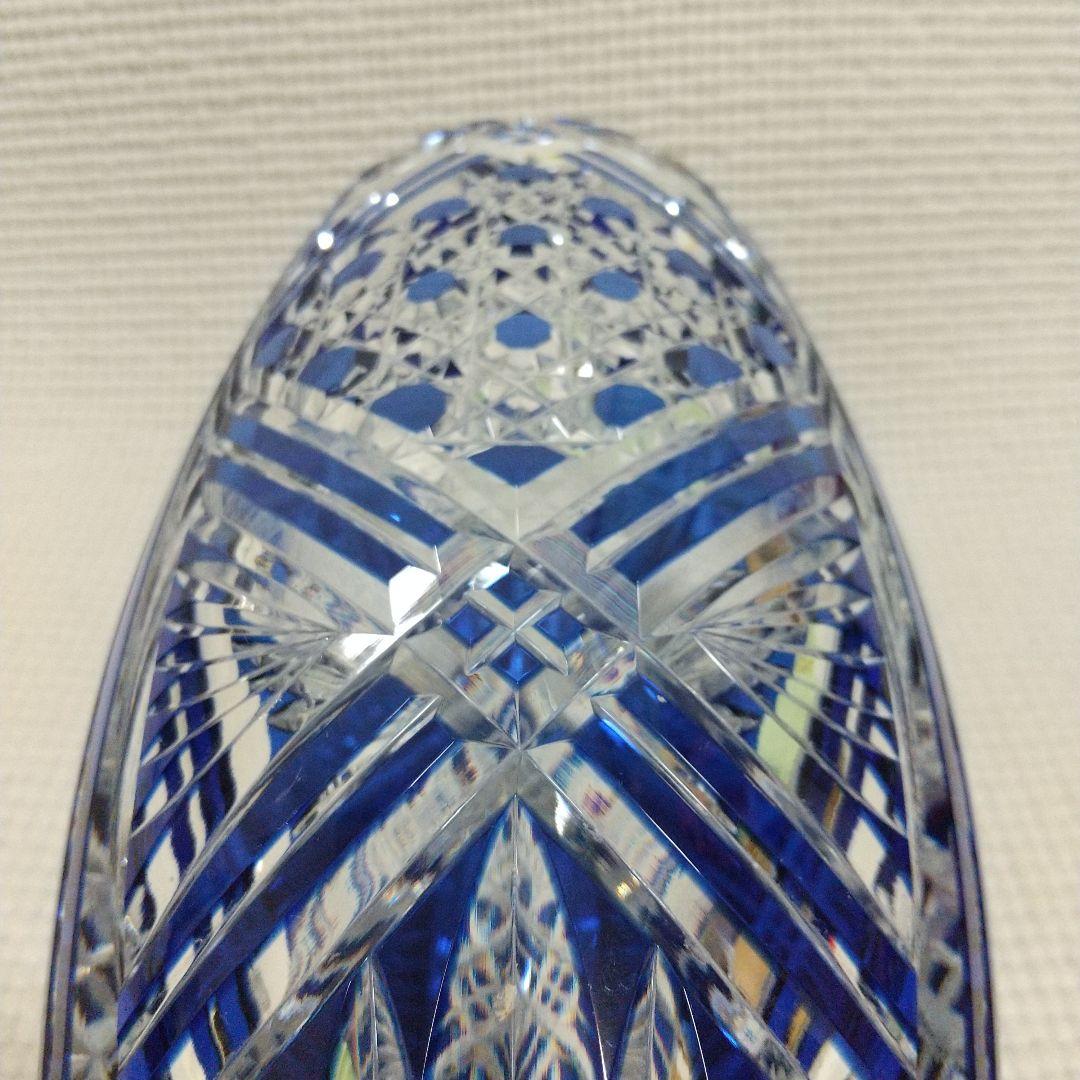 約８万円 カガミクリスタル 江戸切子の花瓶／笹っ葉に八角籠目紋 (調和と絆)