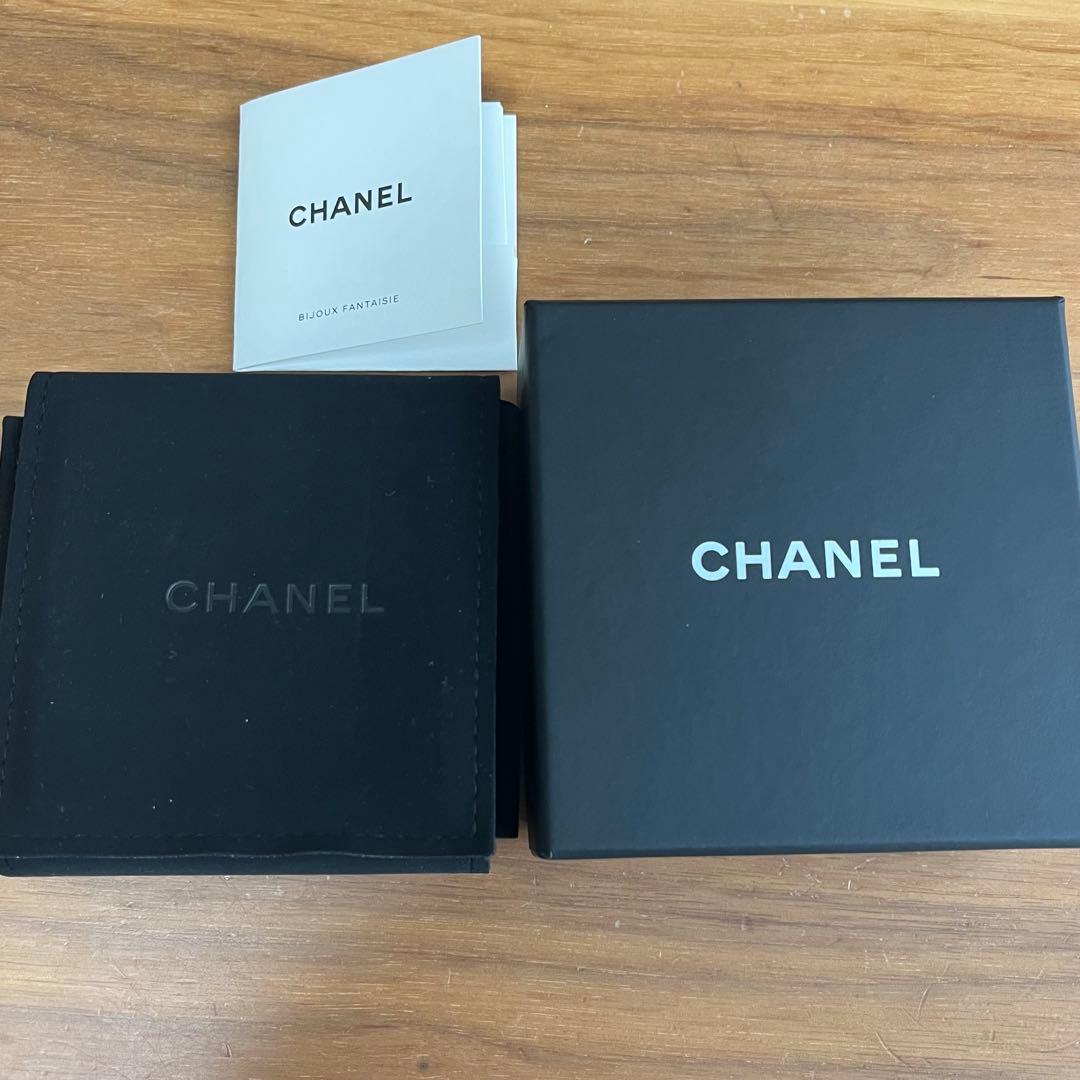 シャネル　ピアス　CHANEL 片耳 箱　ココマーク　クリスタル