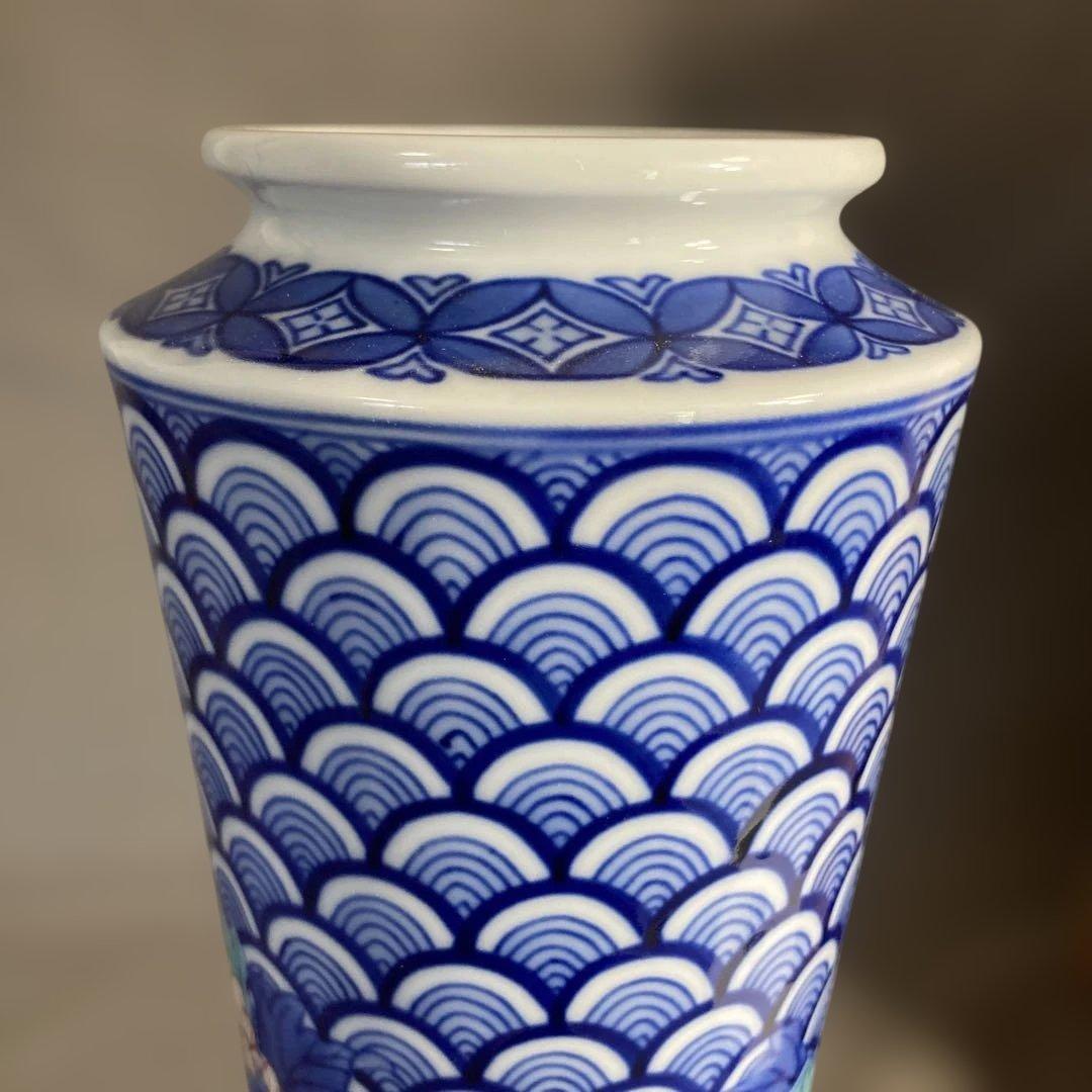 【市川光春】色鍋島の伝統　鍋島藩窯　御庭焼　市川光春作　錦牡丹波波地文　花瓶