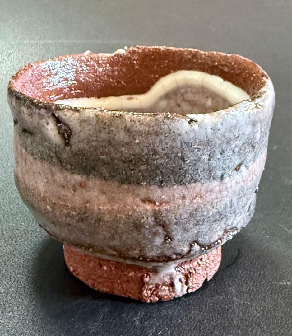 小山厚子　灰釉ぐい呑　共箱、布、栞